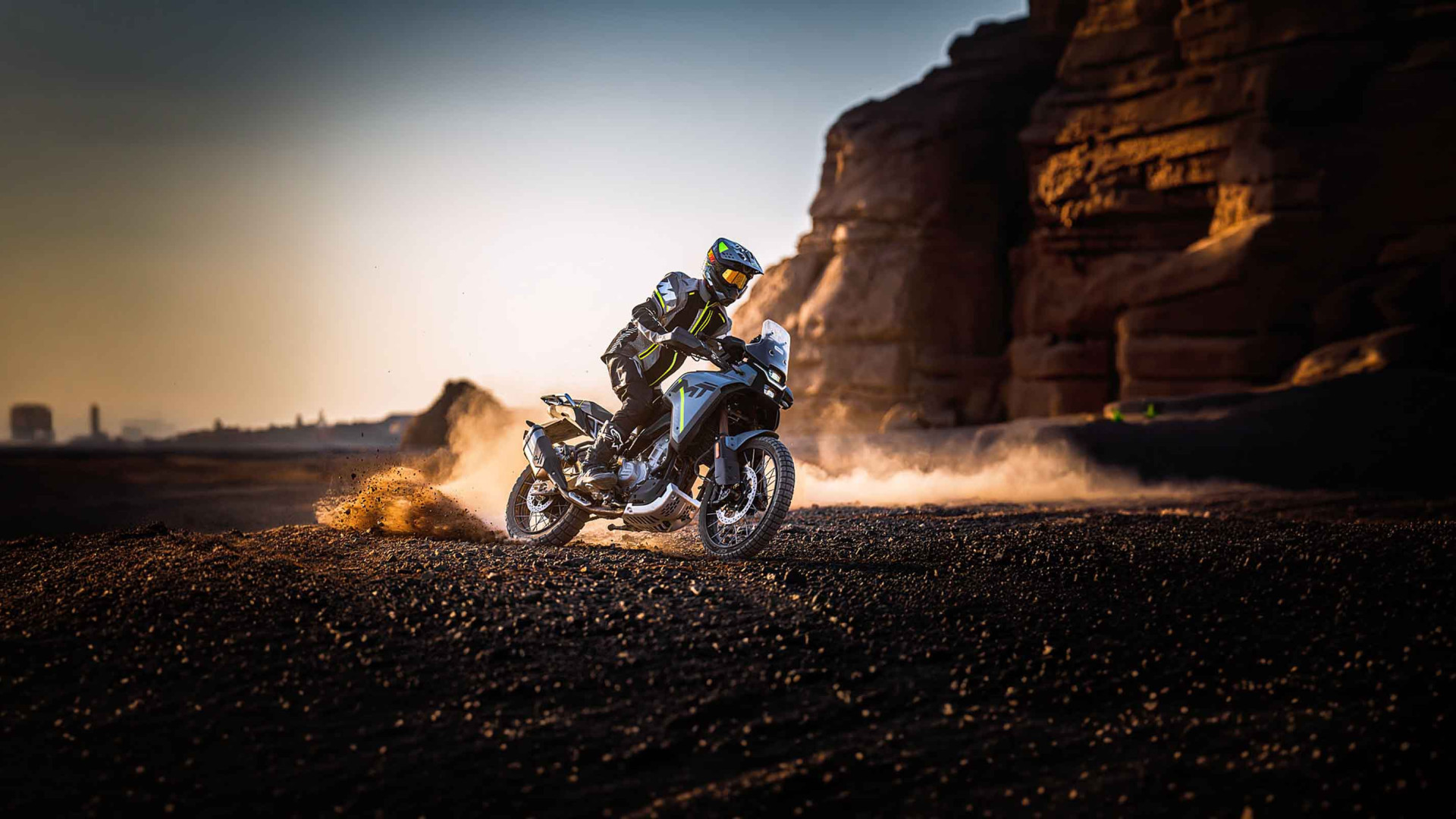cf-moto_2880x1600.jpg