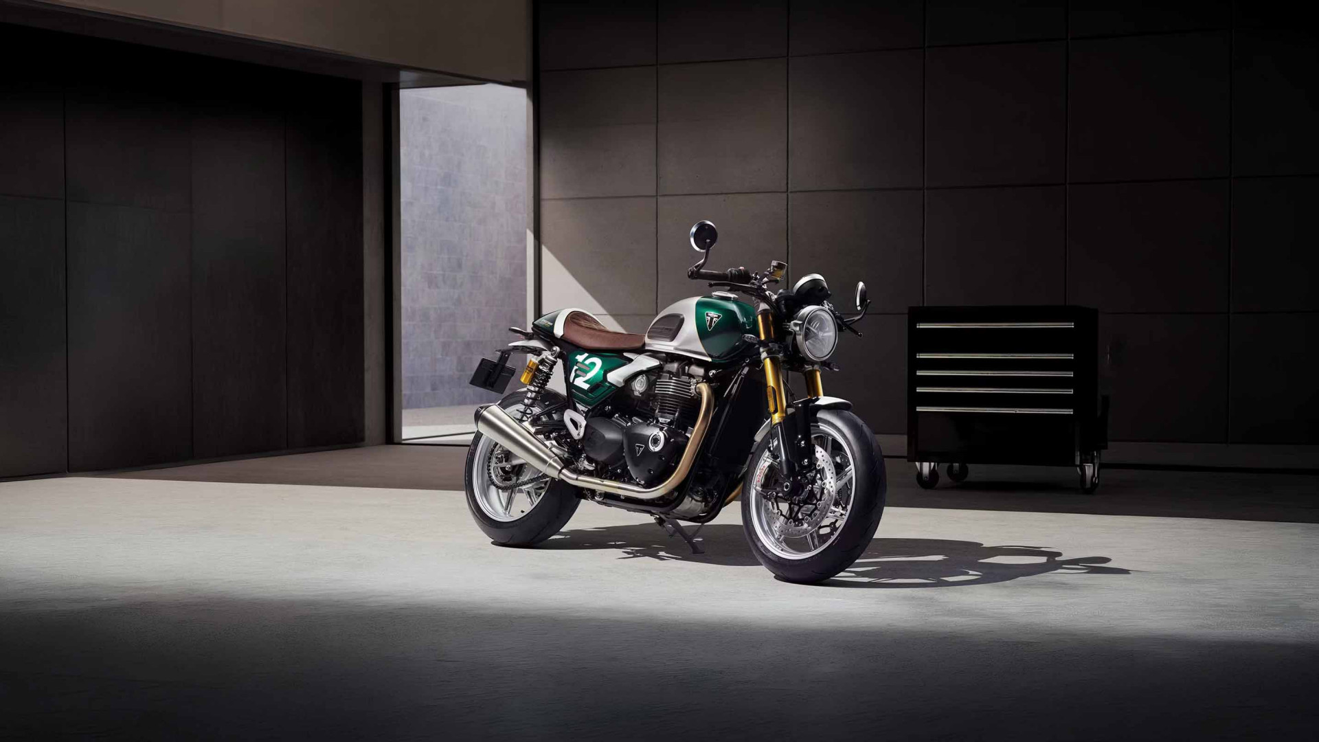 triumph_2880x1600.jpg